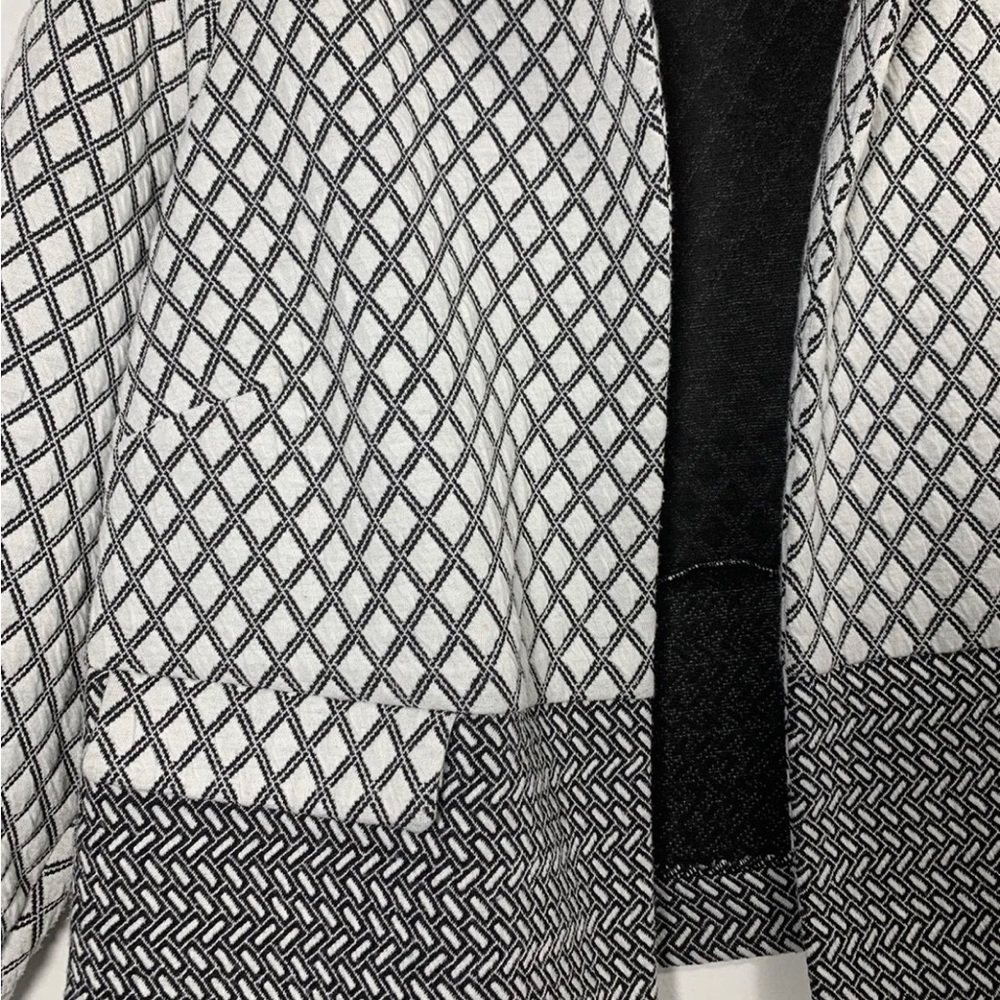 Marks & Spencer Jacket Women's Black & White Short Open Boxy  Stretch M&S UK 18 - Picture 3 of 7